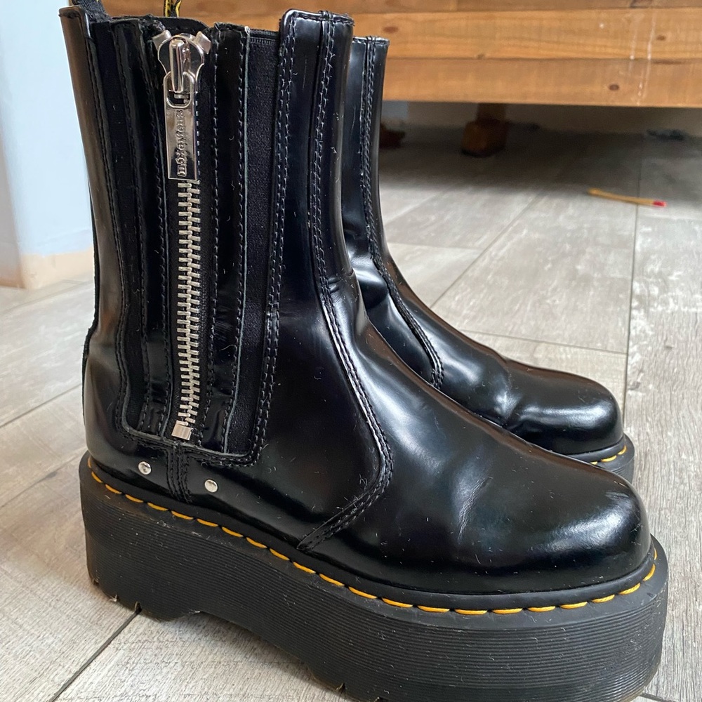 Dr. Martens 2976 max boot good used condition. Hardly broken in